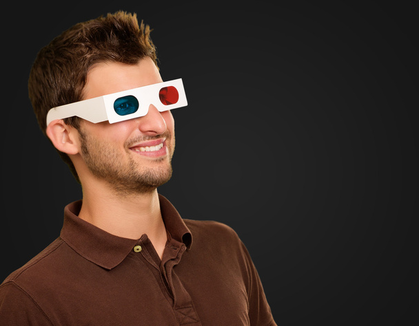 Щасливий молодий чоловік в 3d окулярах
 - Фото, зображення