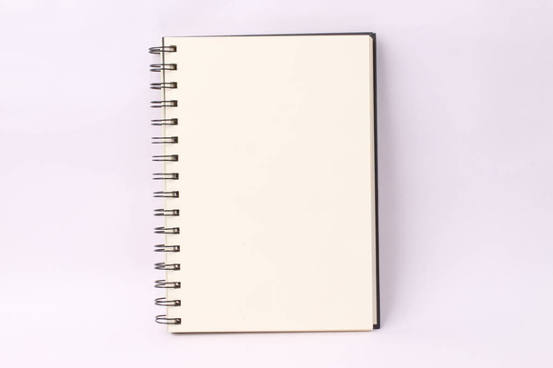 leeres Notizbuch isoliert auf weiß - Foto, Bild