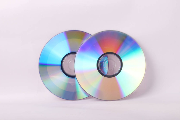 CD o DVD en blanco aislado sobre fondo blanco
 - Foto, Imagen