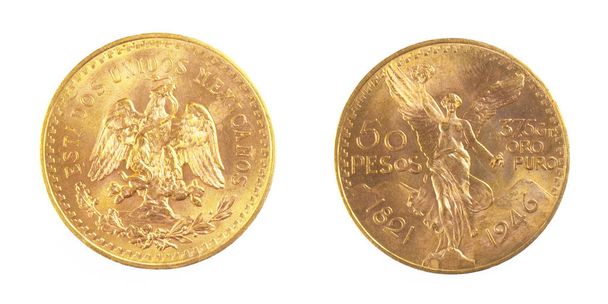 Gouden munt van Mexiacan Pesos voor- en achterkant van fijn goud, geïsoleerd op zuivere witte achtergrond - Foto, afbeelding