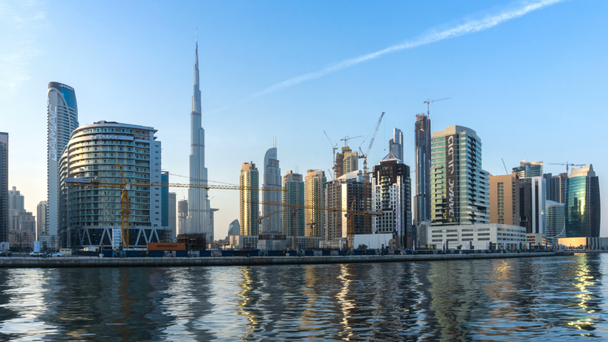 Panorámás kilátás nyílik a Business bay, és downtown area, Dubai, Egyesült Arab Emírségek - Felvétel, videó