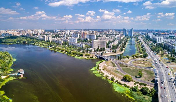 Widok z lotu ptaka z dzielnicy Rusanivka Kijów, Ukraina - Zdjęcie, obraz