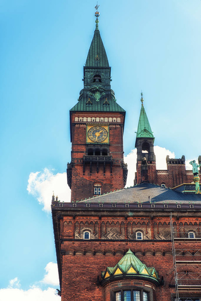 Tour de l'horloge de l'hôtel de ville de Copenhague, Danemark
. - Photo, image