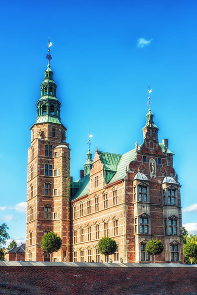 Rosenborg Castle and The King's Garden - Фото, изображение