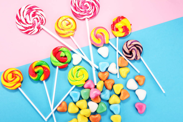 caramelos con jalea y azúcar. colorida variedad de diferentes niños
 - Foto, imagen