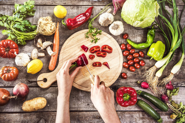 Органические овощи здоровое питание концепции на деревянном фоне
 - Фото, изображение