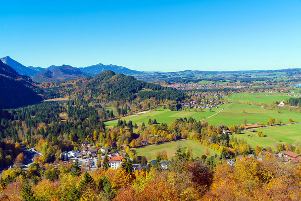 Hohenschwangau Vadisi Neuschwanstein Şatosu, Bavyera, Germ yakınındaki - Fotoğraf, Görsel