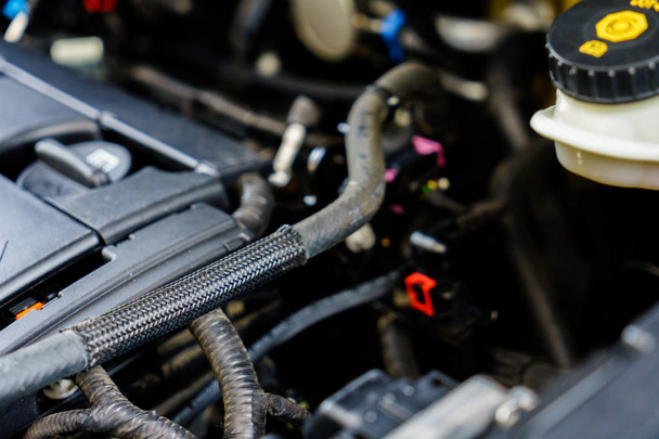 Техническая проверка двигателя автомобиля
 - Фото, изображение