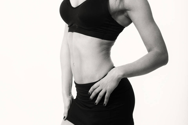 Красивая спортивная девушка после тренировки
 - Фото, изображение