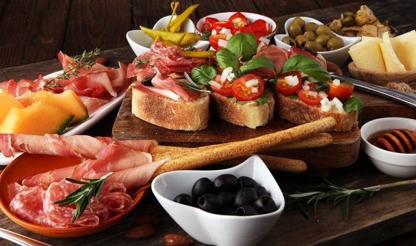 Italian antipasti wine snacks set. Cheese variety, Mediterranean - Zdjęcie, obraz