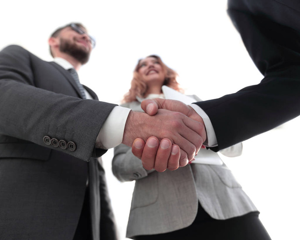 Фото рукопожатия двух счастливых бизнесменов
 - Фото, изображение