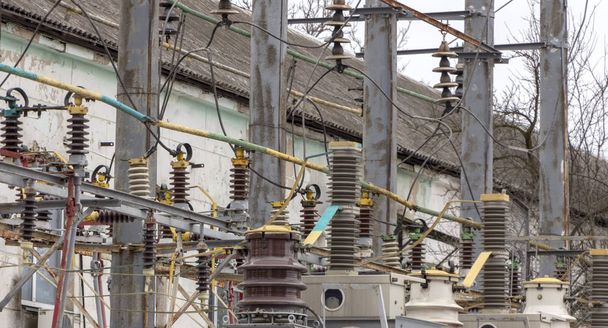 yüksek gerilim Trafo Merkezi içinde elektrik trafosu - Fotoğraf, Görsel