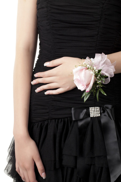 rosa rosa rosa corsage em um pulso de mulher
 - Foto, Imagem