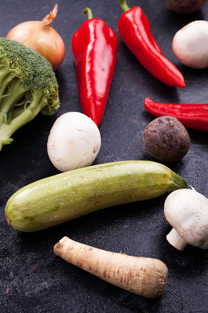 Verduras frescas saludables diferentes
 - Foto, imagen