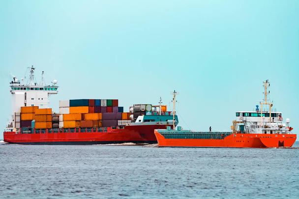 Orange cargo ship - Photo, Image