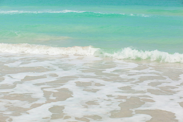 The beach of Atlantic Ocean with a turquoise ocean.Varadero, Cub - Φωτογραφία, εικόνα
