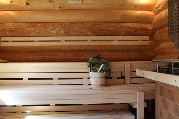 Sauna é saudável / sauna finlandesa com vapor seco quente
 - Foto, Imagem