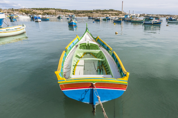 Kajjik Barco en el puerto de Marsaxlokk en Malta
. - Foto, imagen