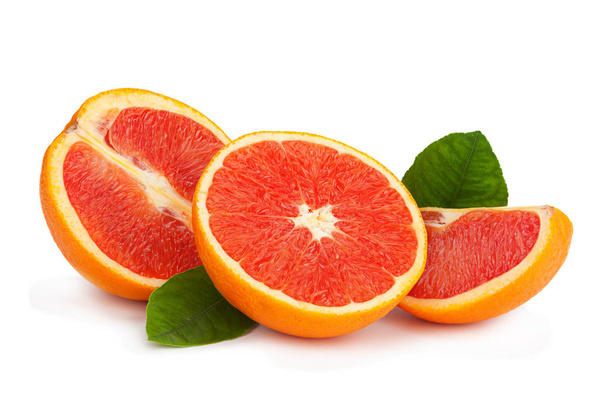 Cítricos naranjas rojas sobre blanco
 - Foto, Imagen