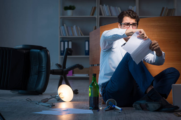 Stres podnikatel pracující přesčas v depresi - Fotografie, Obrázek