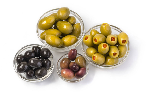 olivy černé, zelené, červené, samostatný - Fotografie, Obrázek