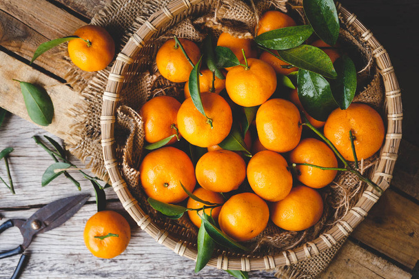 Frutas frescas de mandarina amarilla
 - Foto, imagen