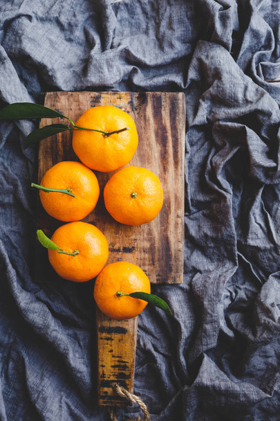 Frutas frescas de mandarina amarilla
 - Foto, imagen