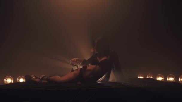 Mujer sensual en la cama
 - Metraje, vídeo