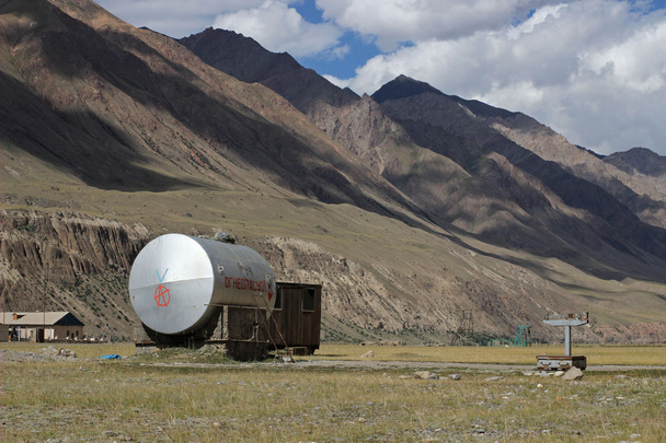ελικόπτερο χώρο αποβίβασης, maida adyr - Κιργιζιστάν - Φωτογραφία, εικόνα
