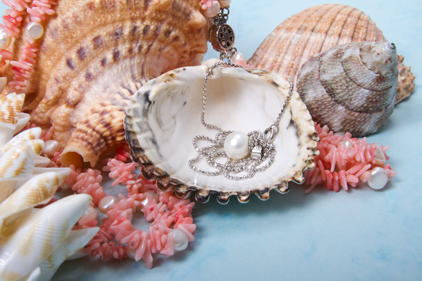 Ювелірні перлини і корали
 - Фото, зображення
