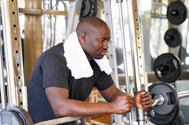 african man in the gym - Foto, Imagen