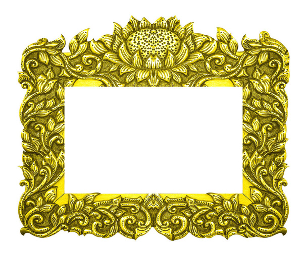 gouden frame geïsoleerd op witte achtergrond. - Foto, afbeelding