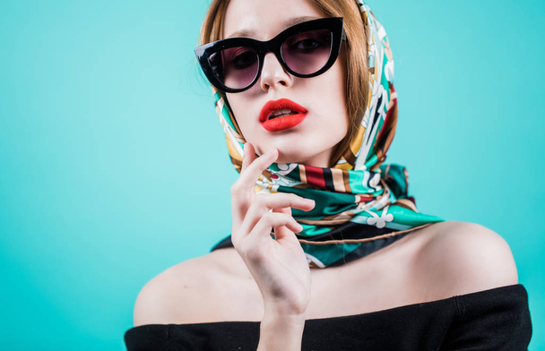 beautiful and fashion girl in sunglasses, close up portrait, studio shot - Photo, image