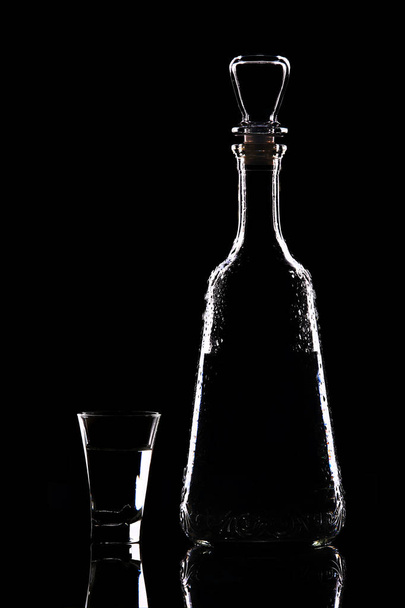  Garrafa de vodka
 - Foto, Imagem