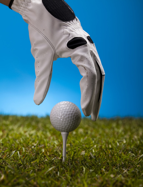 rukou a golf ball - Fotografie, Obrázek