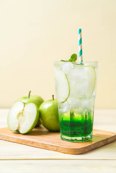 green apple soda - Foto, imagen