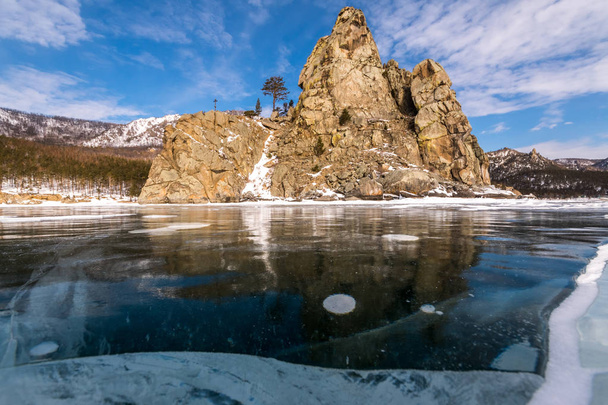 Pohled z malé zvonice na jezero Bajkal - Fotografie, Obrázek