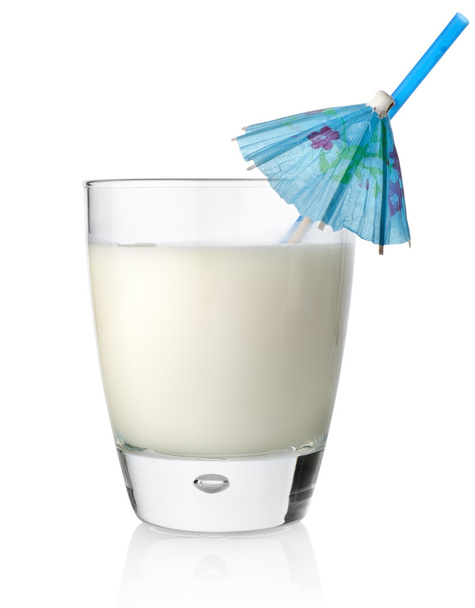 молочный коктейль в стакане
 - Фото, изображение