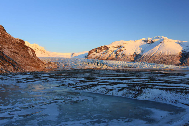 Günbatımı üzerinde Vatnajokull buzul Skaftafell Np, İzlanda - Fotoğraf, Görsel