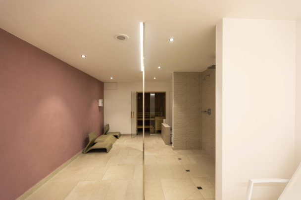Spa shower at a private residence - 写真・画像
