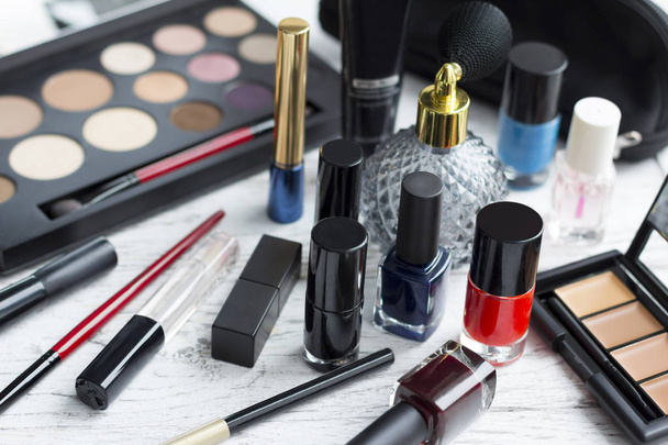 Набор профессиональных макияжей
 - Фото, изображение