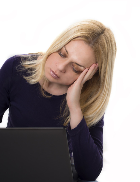 γυναίκα κοιμισμένοι κατά τη χρήση υπολογιστή - Φωτογραφία, εικόνα