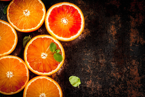 Oranges fraîches crues
 - Photo, image