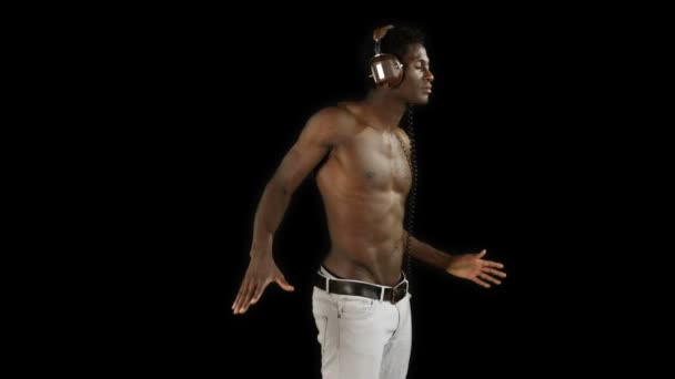 Szuper cool fiatal srác táncok topless - Felvétel, videó