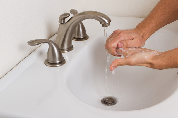 handen wassen - Foto, afbeelding