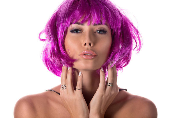 Hermosa mujer en la peluca rosa
. - Foto, Imagen