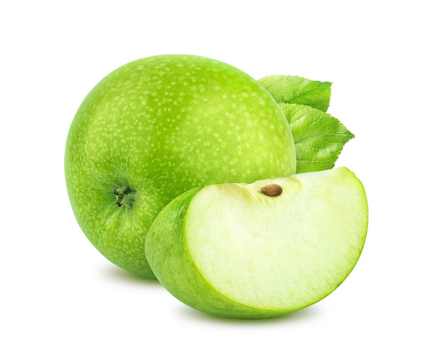Egy zöld alma és negyed darab elszigetelt fehér background - Fotó, kép