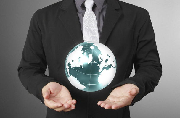 Globe, emberi kéz föld kép által nyújtott Nasa föld - Fotó, kép