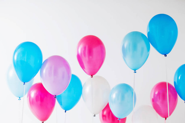 balloons on white wooden background - Φωτογραφία, εικόνα