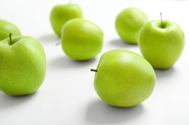 Fresh green apples on white background - Fotografie, Obrázek